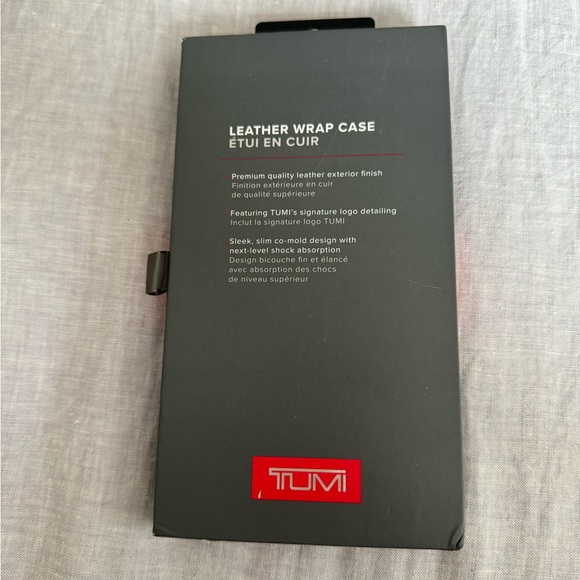 New in box Tumi iPhone X leather case - Picture 7 of 7